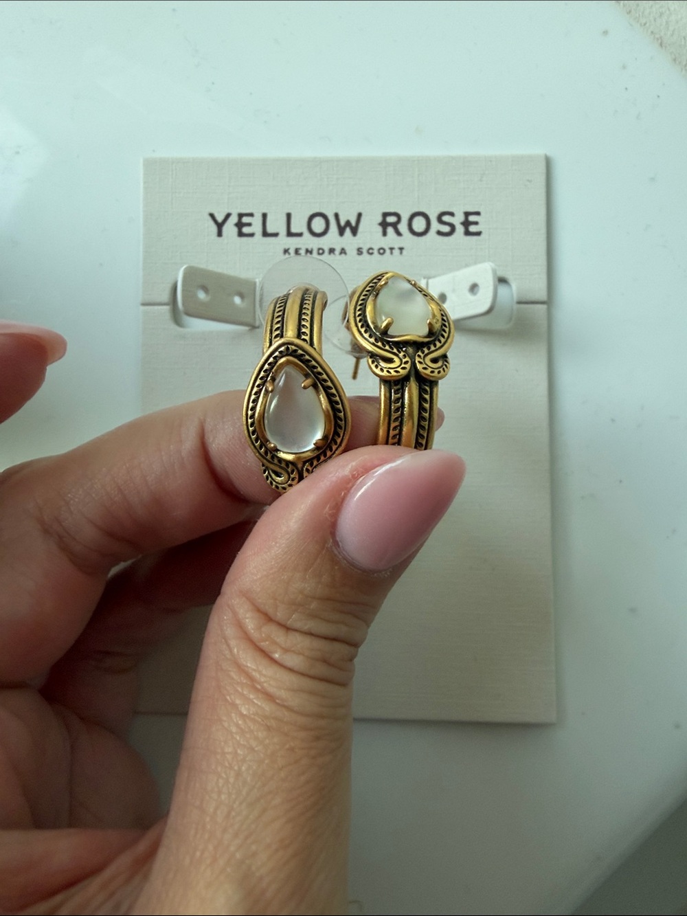 Kendra Scott Yellow Rose Tedi Vintage gold hoop earrings